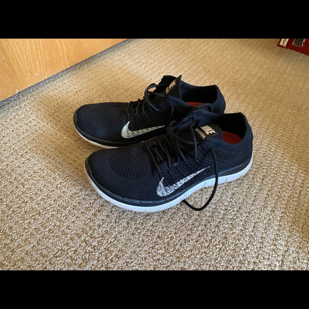 Nike Black and White Women's Sneakers